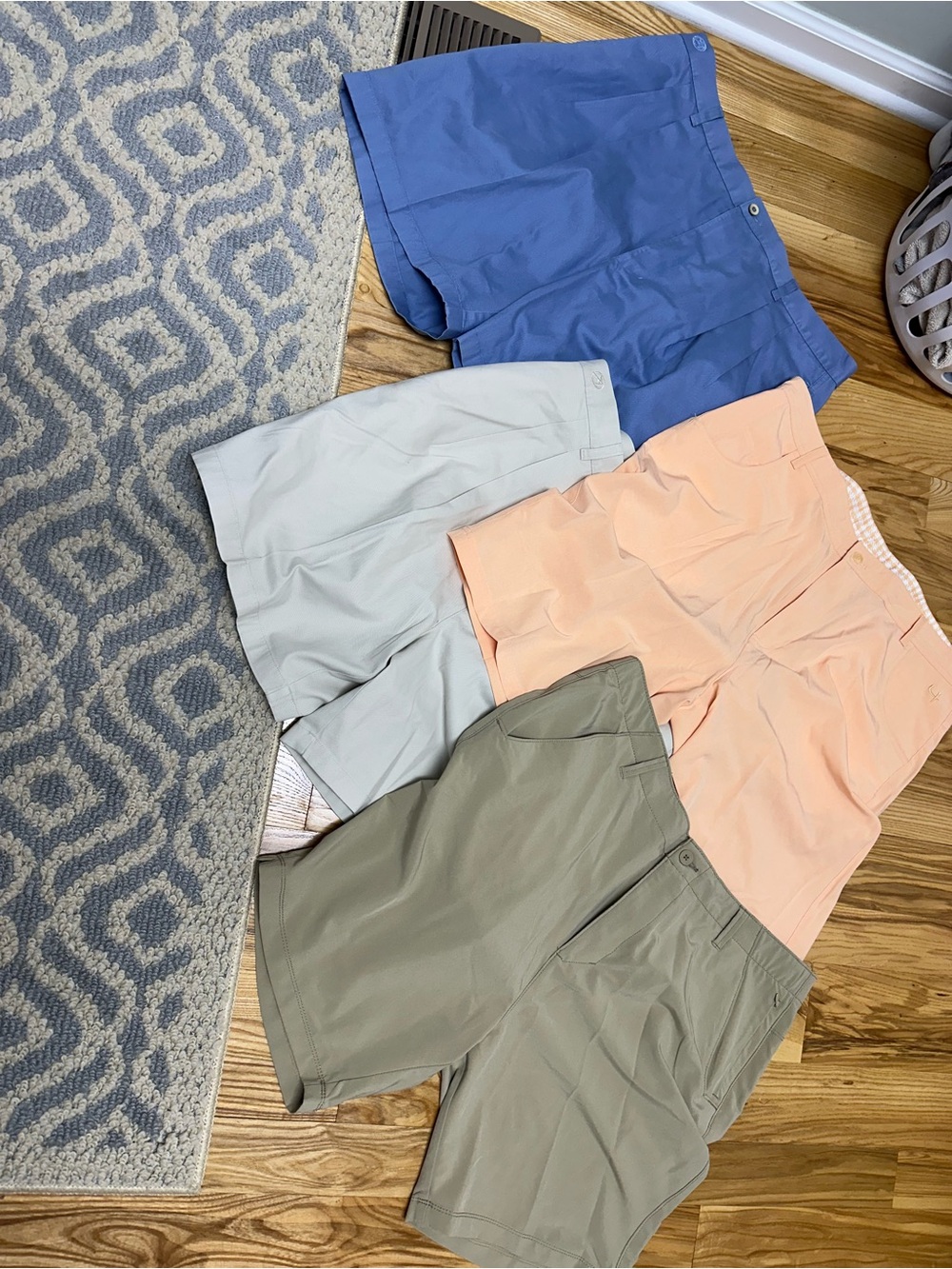 4 pairs of men’s shorts s 40 waist.